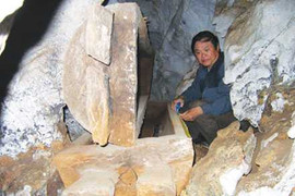 'Hang quan tài' ở miền tây xứ Thanh