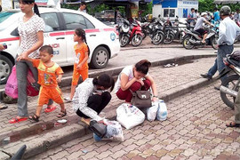 Vật vã trở lại thành phố sau nghỉ lễ