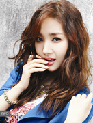 Tình cũ Lee Min Ho - Park Min Young dịu dàng đón thu