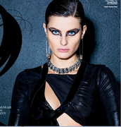 Thiên thần Isabelli Fontana khoe đường cong gợi cảm