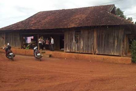 Đua nhau dỡ nhà, bán 'gỗ mục' giá bạc tỷ