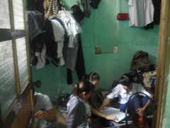 Bầy đàn đa cấp: Quan chức địa phương ‘đáp xoay’