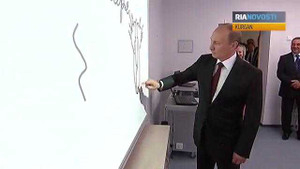 Video: Putin vẽ mèo