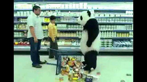 Xem quảng cáo dị nhất quả đất