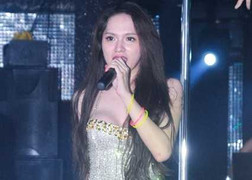 Hương Giang Idol hớ hênh, Lan Phương khoe tình mới