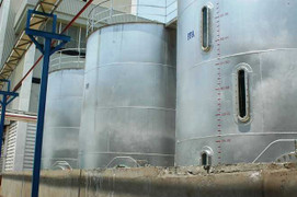 Giám đốc cùng 5 nhân viên chết ngạt trong bồn dầu cá