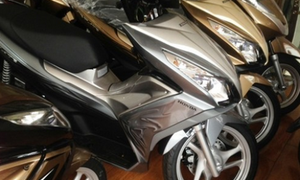 Honda Airblade 125 hình phượng chưa ra mắt đã rớt giá 'thảm'