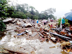 18 người chết và mất tích, 17 người bị thương do mưa lũ