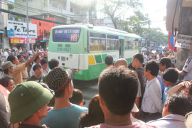 Nữ sinh viên bị xe buýt cán chết thương tâm