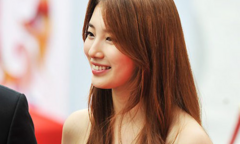 Kim Jae Joong, Suzy nổi bật trên thảm đỏ Hàn Quốc