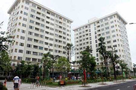 Tiền mắc kẹt, bất động sản còn sa lầy