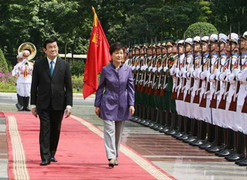 Hình ảnh Tổng thống Park Geun Hye ở Việt Nam