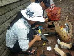 Cảnh giác với những kẻ đánh giày bất lương