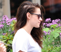 Kristen Stewart tàn tạ sau chia tay Robert Pattinson