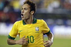 Ngôi sao Youtube khiến Ronaldo, Messi run sợ