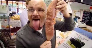 Sửng sốt người đàn ông có chiếc lưỡi dài nhất thế giới