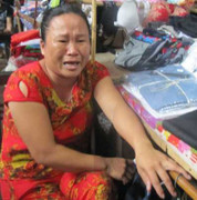 Giá cho thuê ki-ốt tăng chóng mặt, tiểu thương bật khóc