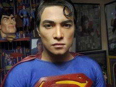 Video: Trở thành siêu nhân sau 19 lần phẫu thuật