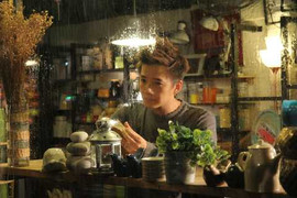 Ngô Kiến Huy rơi lệ trong MV mới