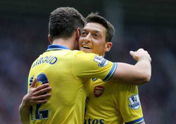 Fan Arsenal: Có Ozil, MU, Chelsea cứ đợi đấy