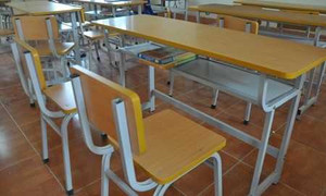 Trường chục tỷ, trò vẫn phải tự mua bàn ghế