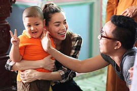 Hà Hồ giản dị về quê vui Trung thu với trẻ em nghèo