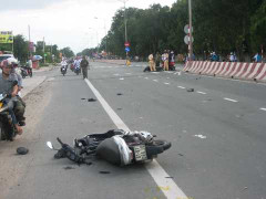 Gây tai nạn, bỏ mặc 2 nạn nhân thoi thóp trên đường