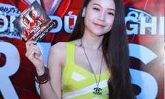 Hotgirl Sam diện 'mốt cũ' vẫn xinh đẹp rạng rỡ