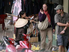 Nạn ‘chặt chém’ du khách gần Phủ Chủ tịch