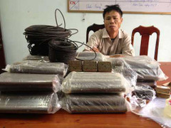 Bắt giữ 'kho' thuốc nổ khủng vận chuyển lên bãi vàng