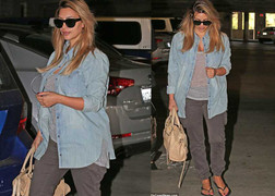 Cô Kim siêu vòng ba luộm thuộm và xấu xí trên đường phố