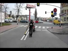 Bấm còi inh ỏi, bị 'xã hội đen' vác rìu đe doạ