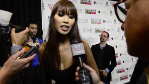 Siêu mẫu Hà Anh 'khoác lác' với báo Mỹ