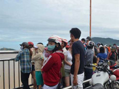 Phát hiện nam thanh niên treo cổ trên cầu Thuận Phước