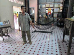 Trộm khiêng bộ trường kỷ cổ bạc tỷ giữa đêm