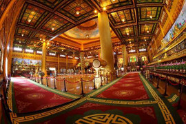 Khối tài sản khủng của tỷ phú 1 tuổi gồm những gì?