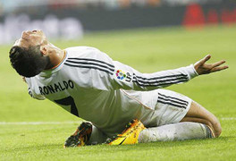 Ronaldo sánh ngang tầm huyền thoại