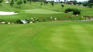 Đại gia đánh nhân viên sân golf bất tỉnh: Do 'lỡ tay'