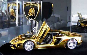 Siêu xe Lamborghini mạ vàng dát kim cương giá 165 tỷ