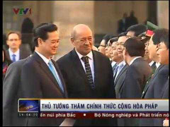 Video: Lễ đón long trọng Thủ tướng Nguyễn Tấn Dũng tại Paris