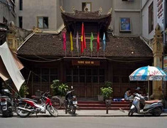 Đình cổ Hà Nội biến thành... nhà nghỉ, cửa hàng nội y