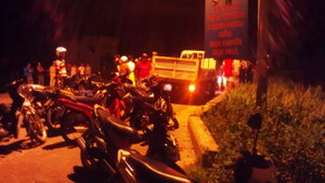 Dân vây hiện trường tai nạn, phản đối công an