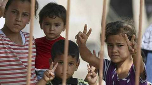 Thế giới 24h: Xót xa trẻ em Syria ăn lá cây qua bữa