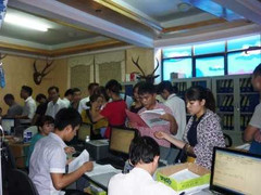 Đại gia điếu cày 'đốt' thị trường bất động sản