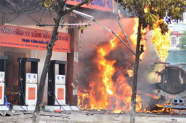 Cháy cây xăng khủng khiếp ở Hà Nội: Vì sao 'chìm xuồng'?