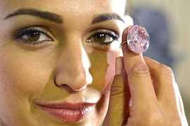 Ngắm viên kim cương đắt nhất lịch sử