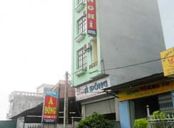 Người đàn ông chết lõa thể trong nhà nghỉ