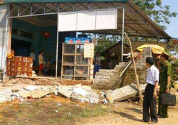 Vụ 4 trẻ bị tường sập đè chết: Tạm giữ hình sự 2 người