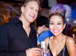 Thảo Trang tình tứ bên người yêu ngoại quốc