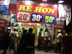 Thực hư kính mắt 5.000 đồng 'đại náo' thủ dô